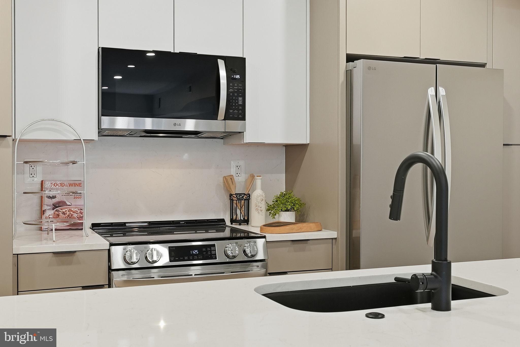 2134 WISCONSIN AVENUE NW 4