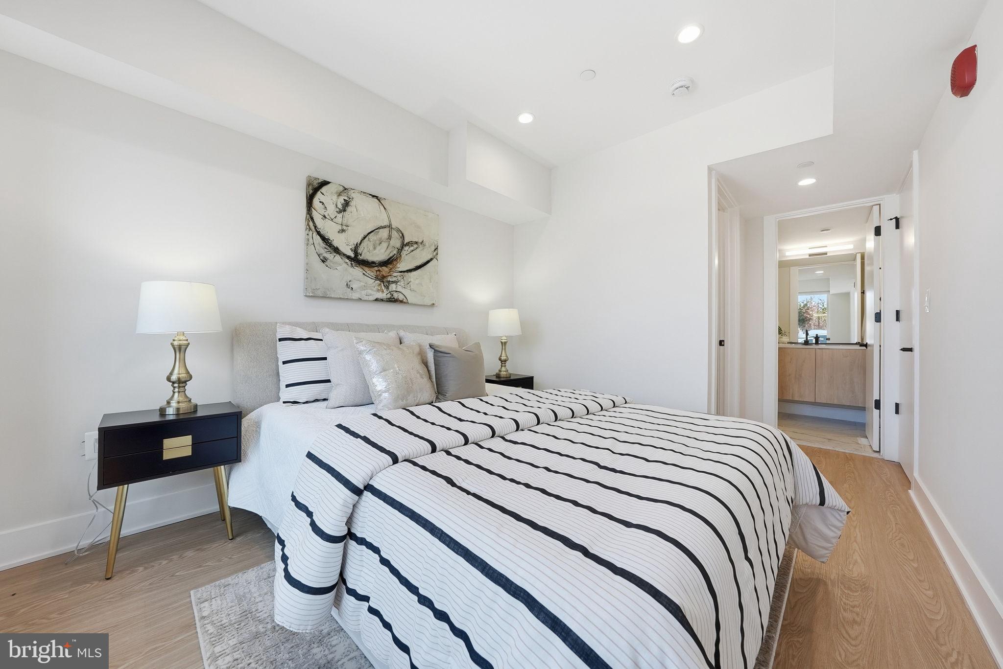 2134 WISCONSIN AVENUE NW 4