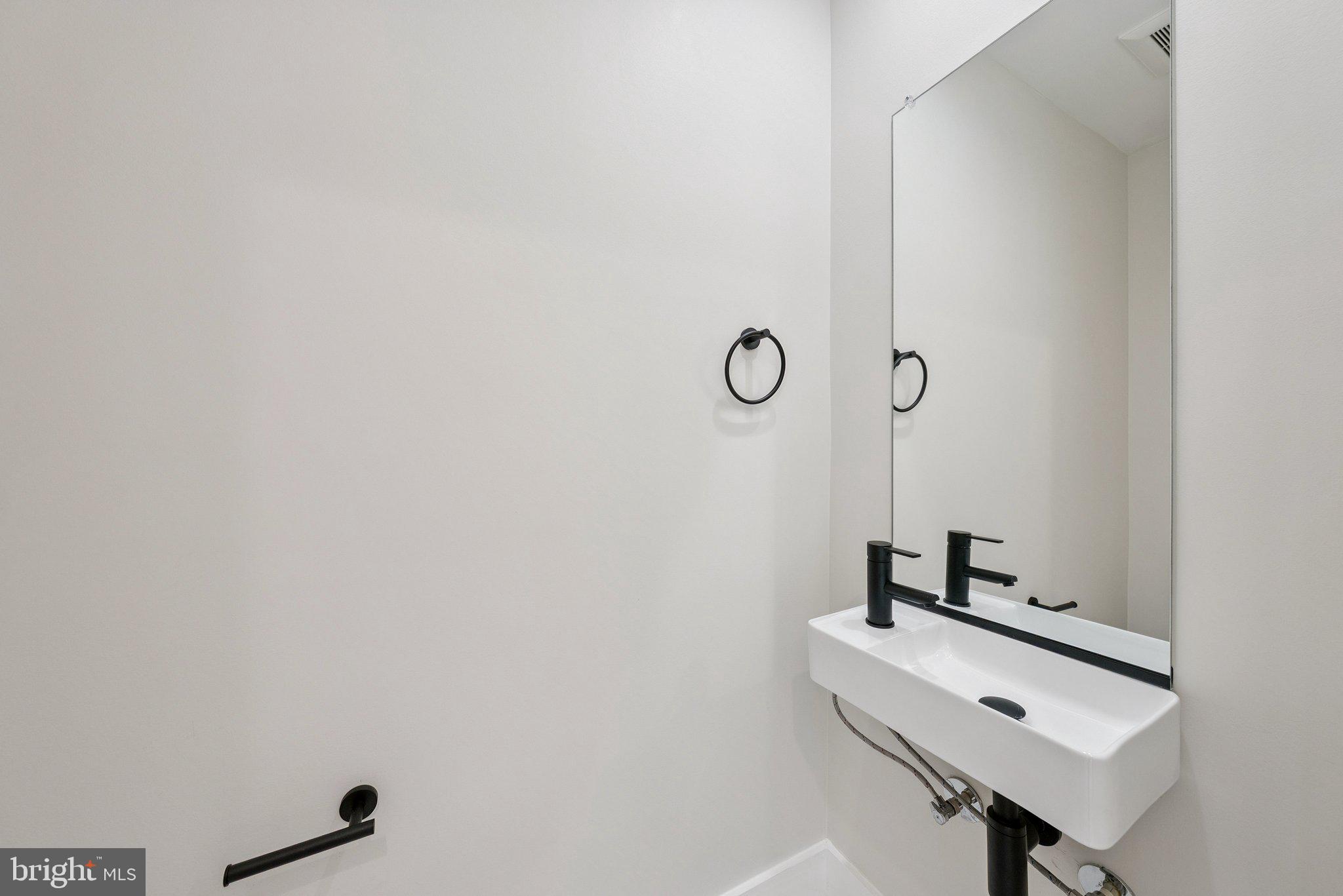 2134 WISCONSIN AVENUE NW 5