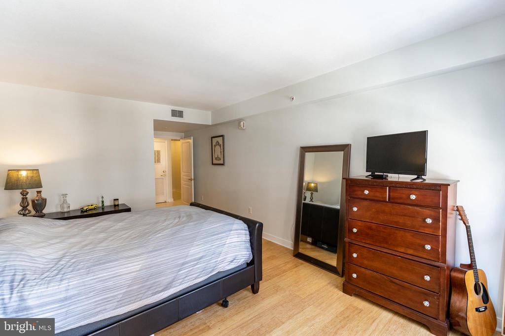 616 E STREET NW 420