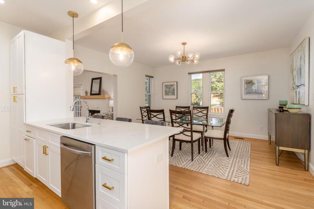 3249 38TH STREET NW