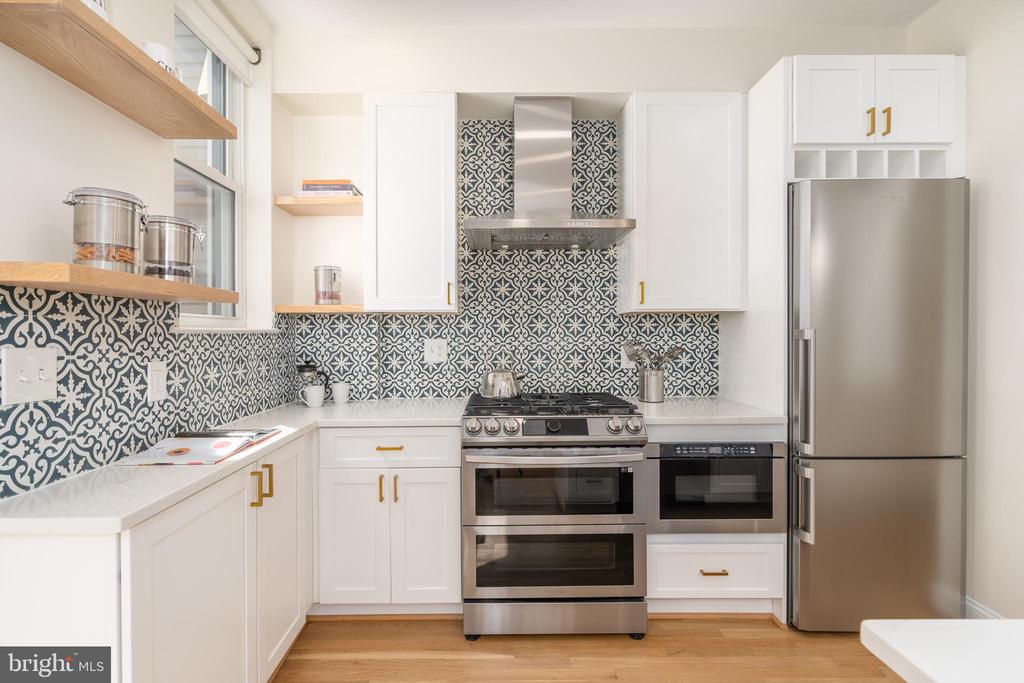3249 38TH STREET NW