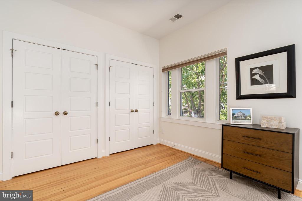 3249 38TH STREET NW