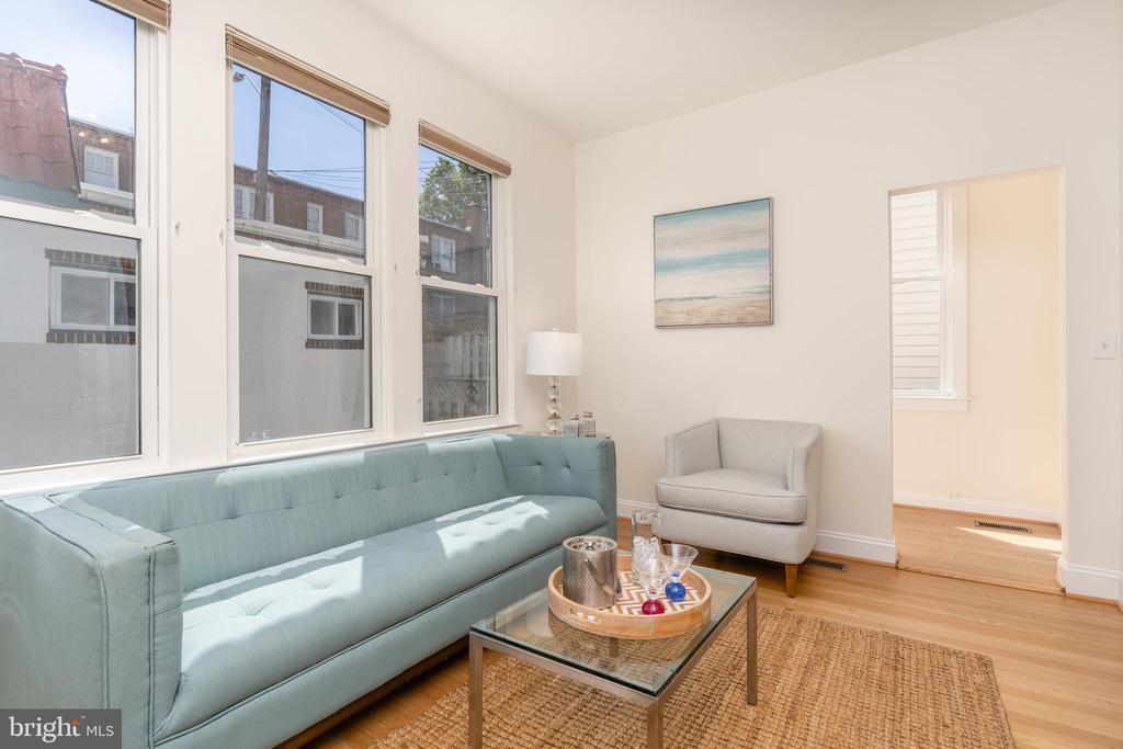 3249 38TH STREET NW
