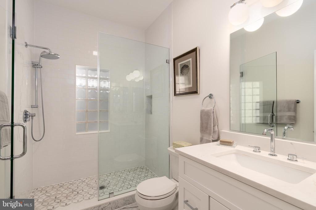 3249 38TH STREET NW