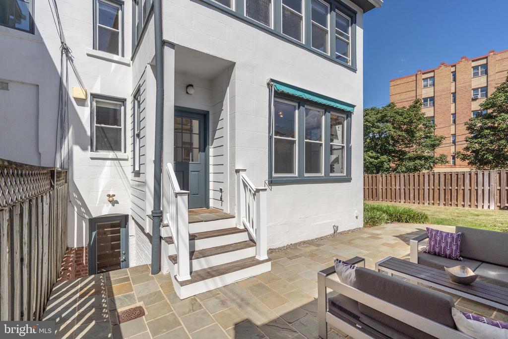 3249 38TH STREET NW