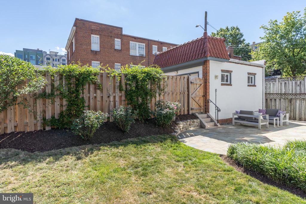 3249 38TH STREET NW