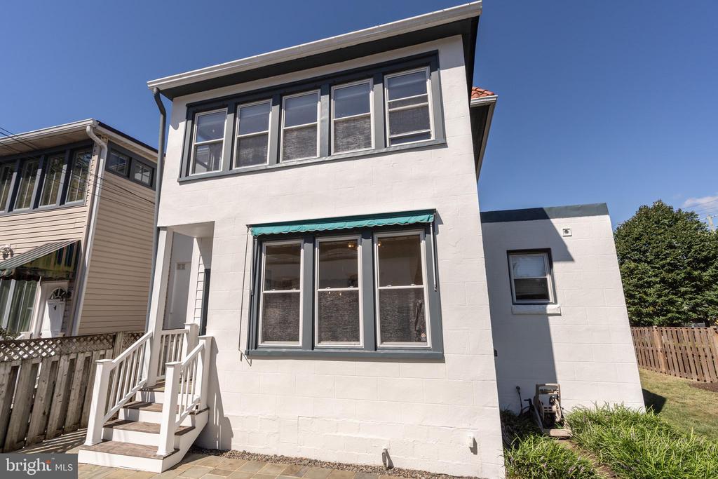 3249 38TH STREET NW