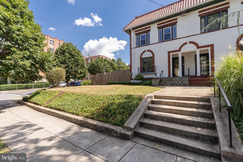 3249 38TH STREET NW