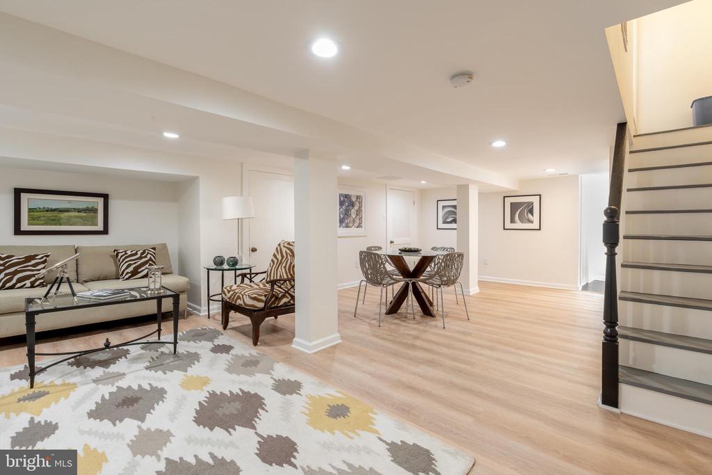 3249 38TH STREET NW