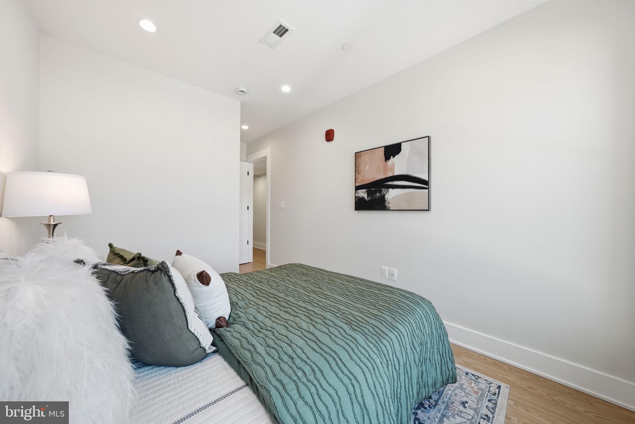 2134 WISCONSIN AVENUE NW 6