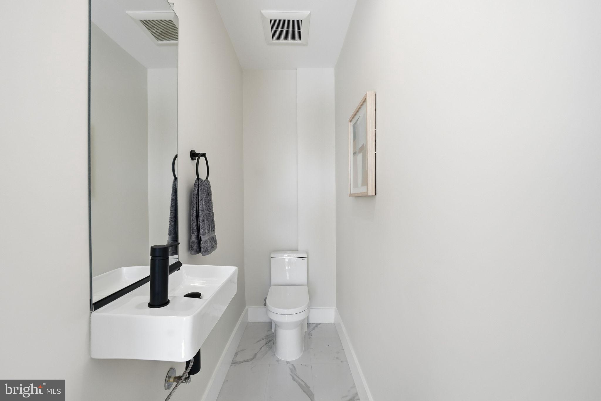 2134 WISCONSIN AVENUE NW 6