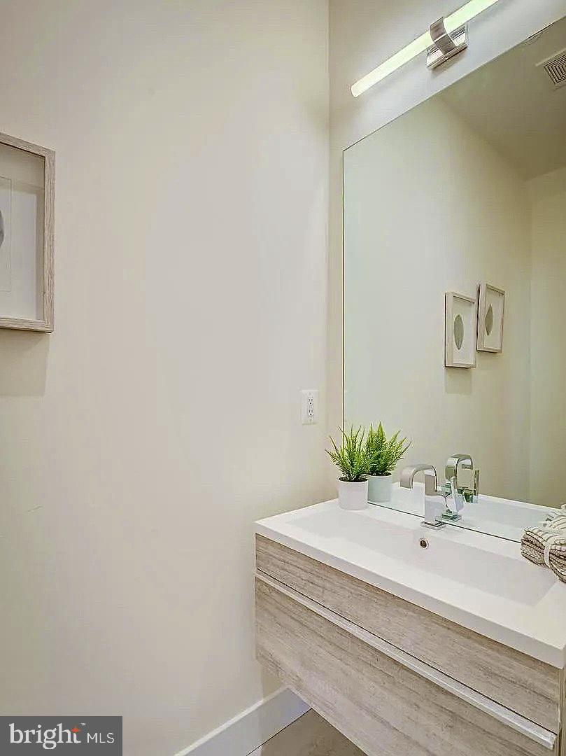 1209 OATES STREET NE 1