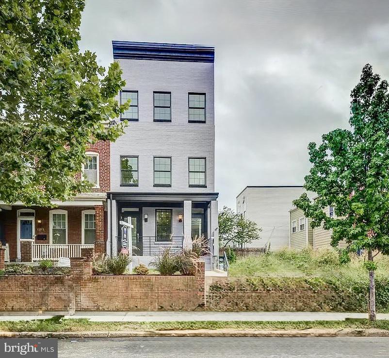 1209 OATES STREET NE 1