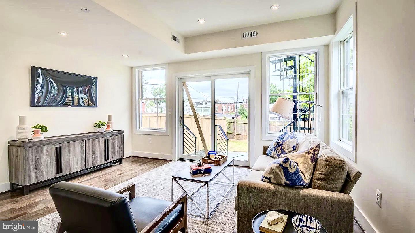 1209 OATES STREET NE 1