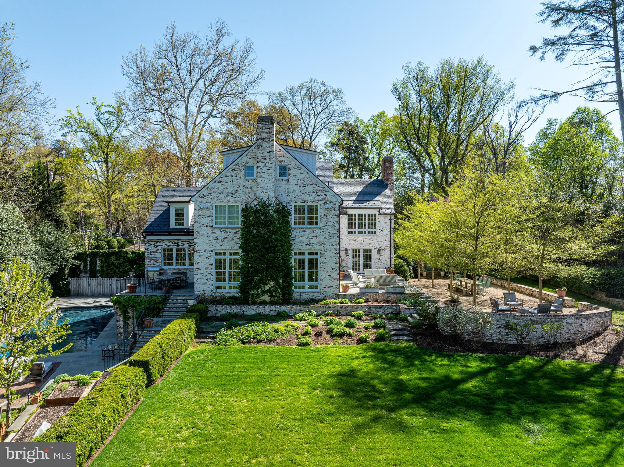 2824 CHAIN BRIDGE ROAD NW