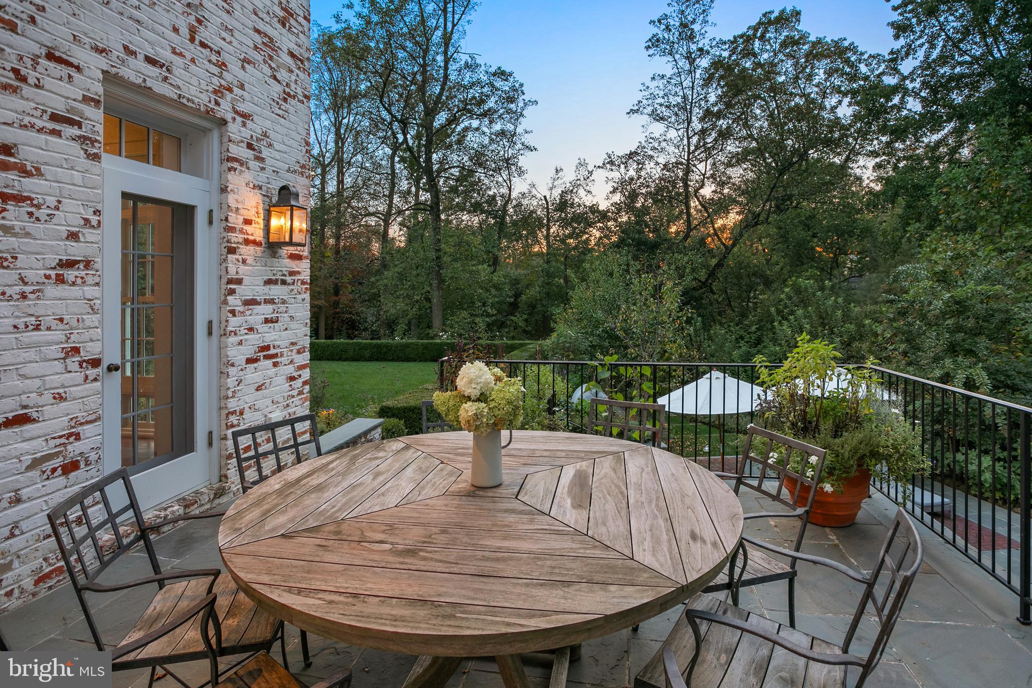 2824 CHAIN BRIDGE ROAD NW