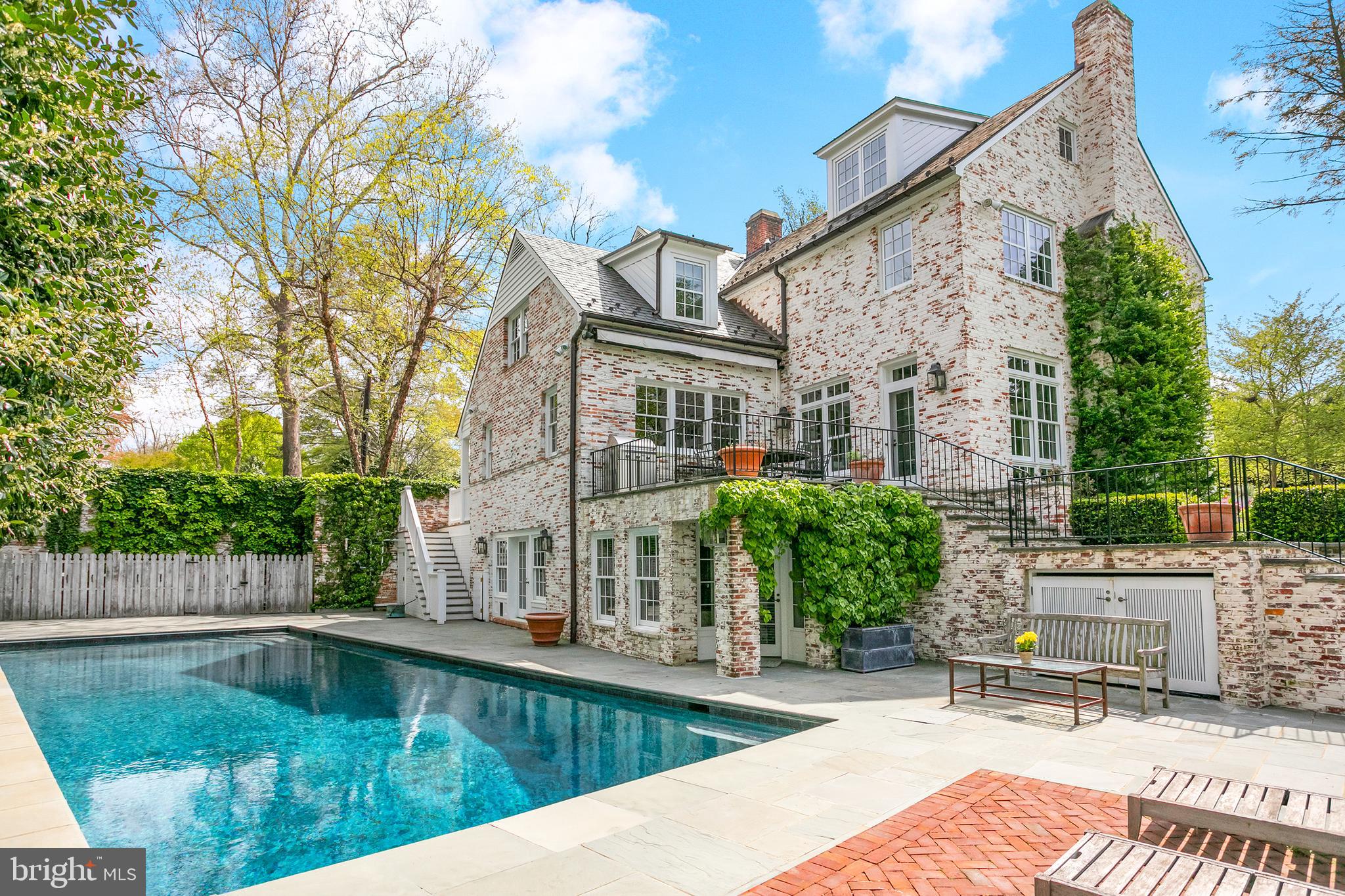 2824 CHAIN BRIDGE ROAD NW