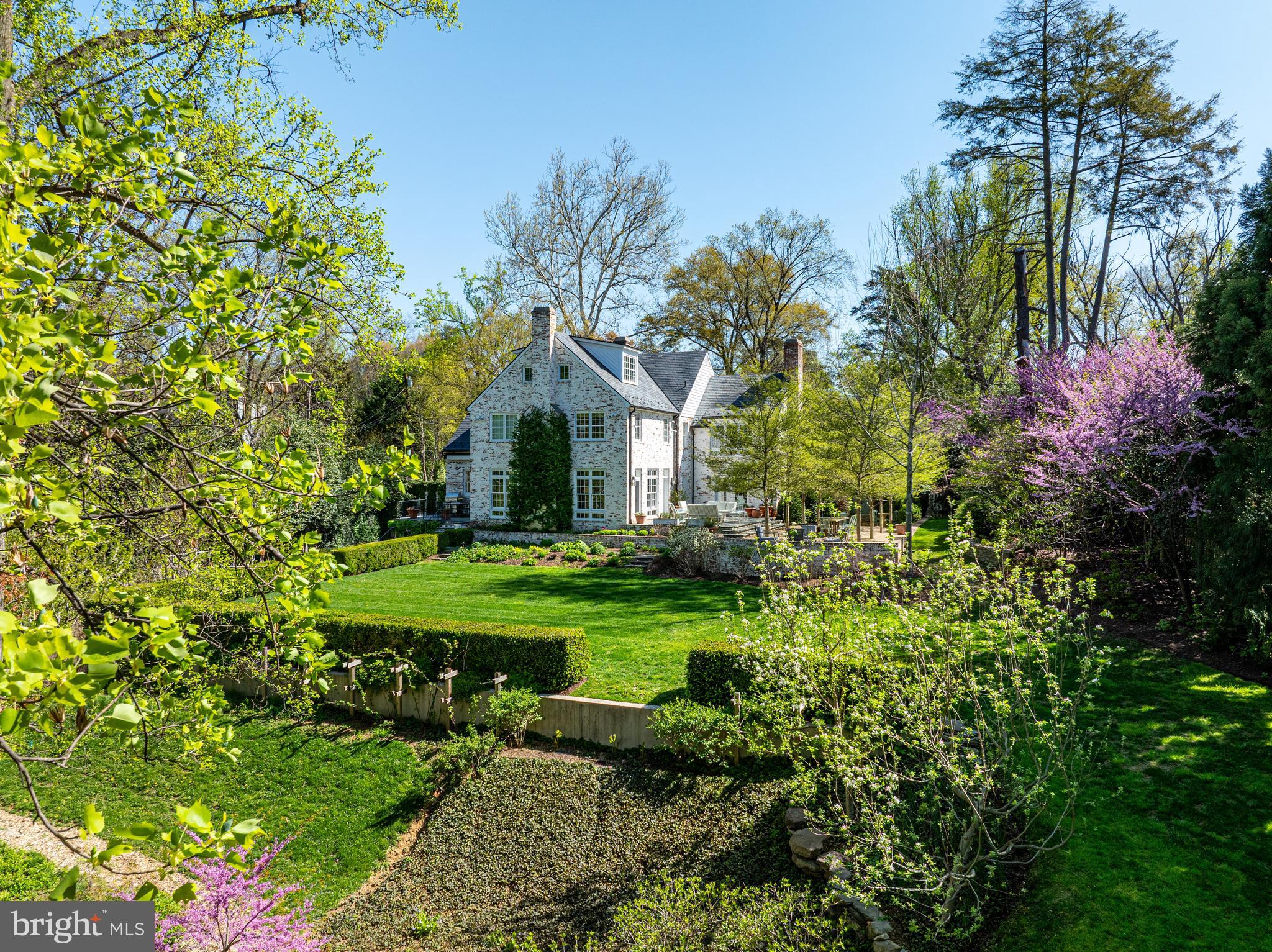 2824 CHAIN BRIDGE ROAD NW