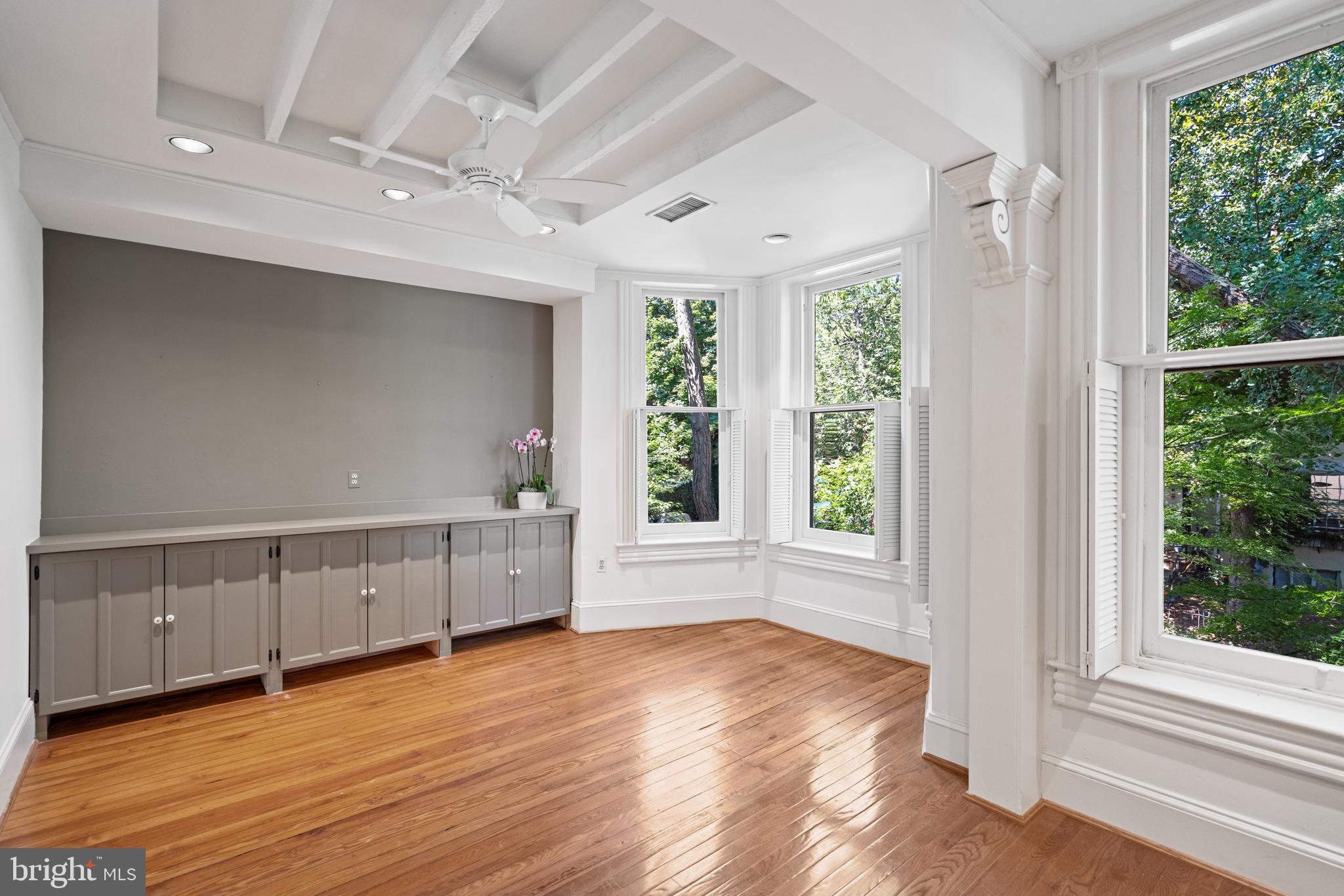 3040 CAMBRIDGE PLACE NW