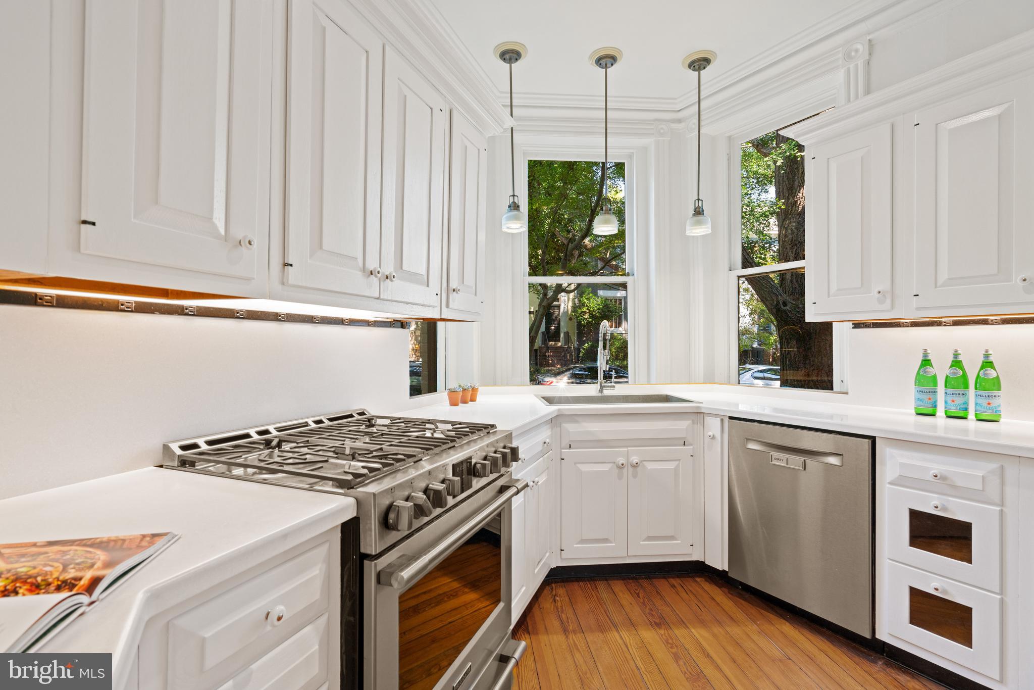 3040 CAMBRIDGE PLACE NW