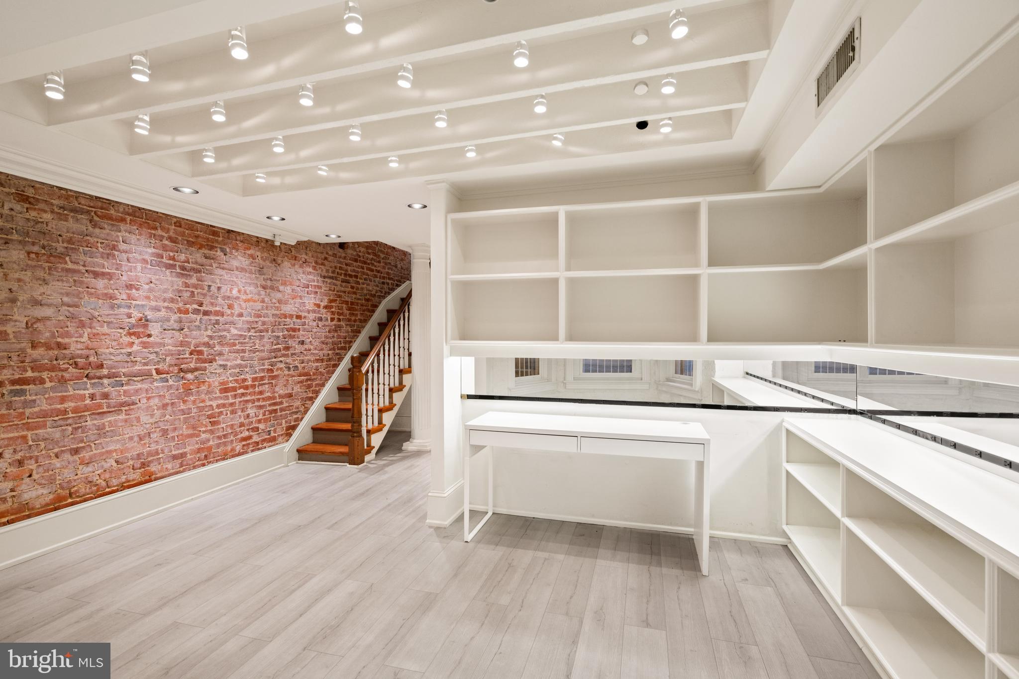 3040 CAMBRIDGE PLACE NW