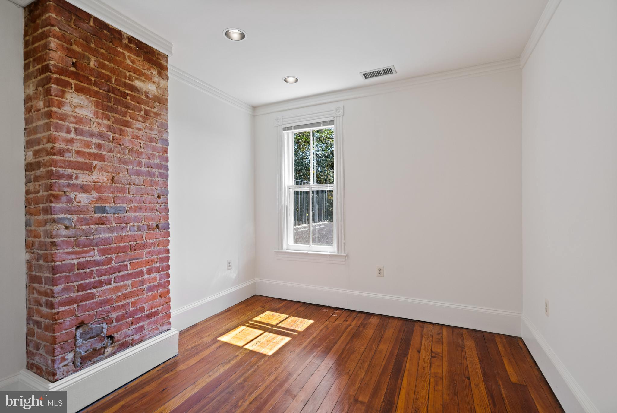 3040 CAMBRIDGE PLACE NW