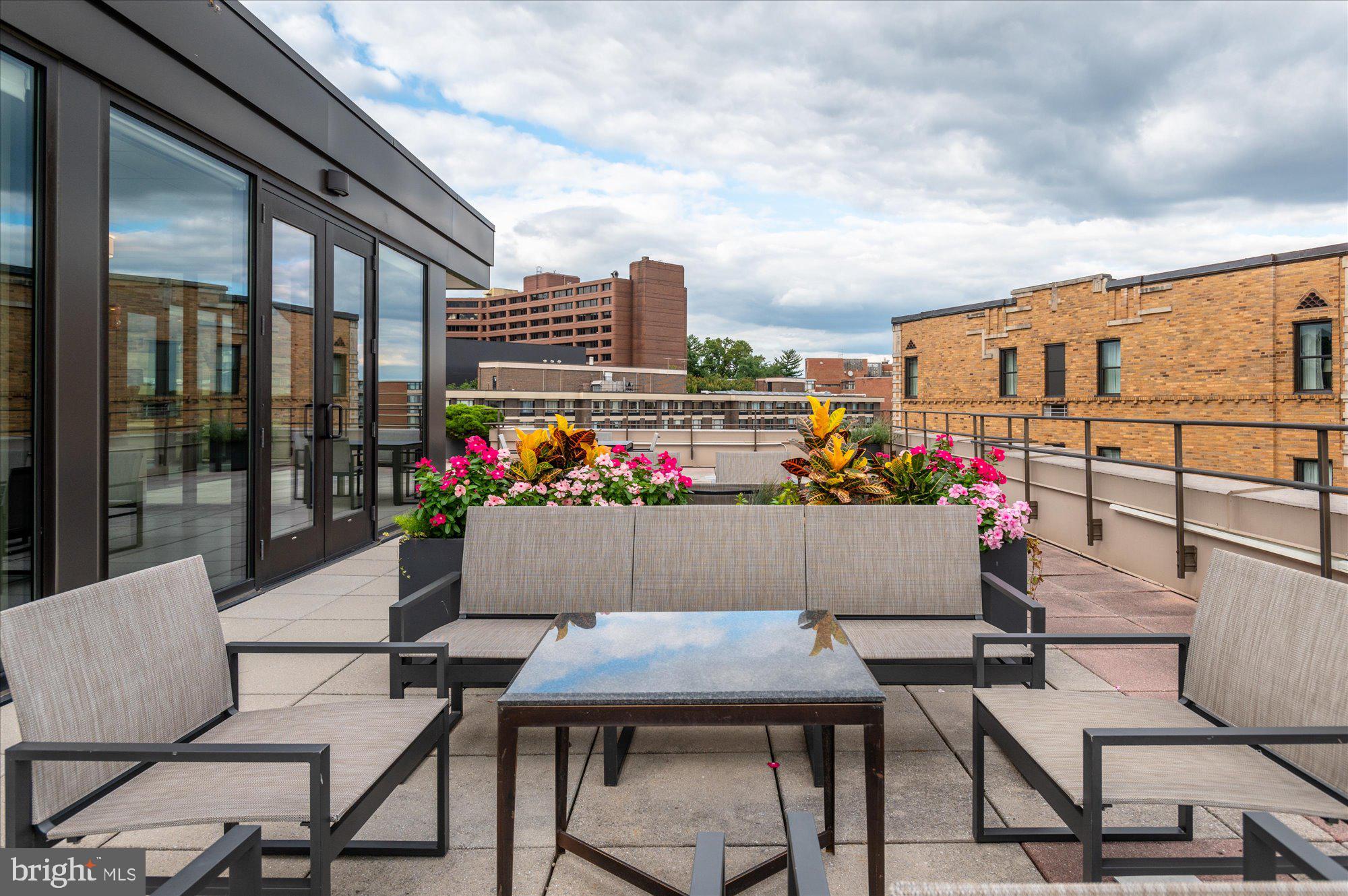 2700 CALVERT STREET NW 812/818