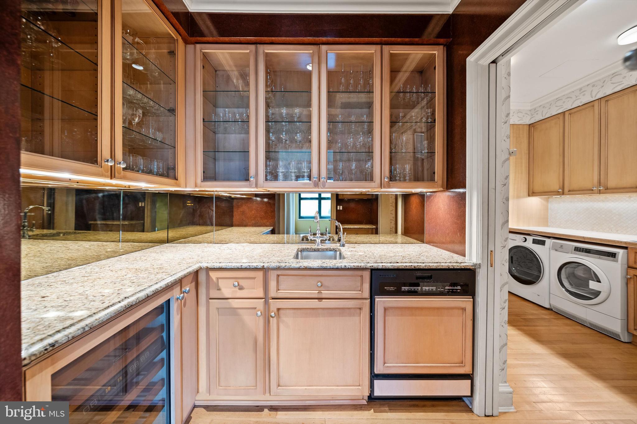 2700 CALVERT STREET NW 812/818