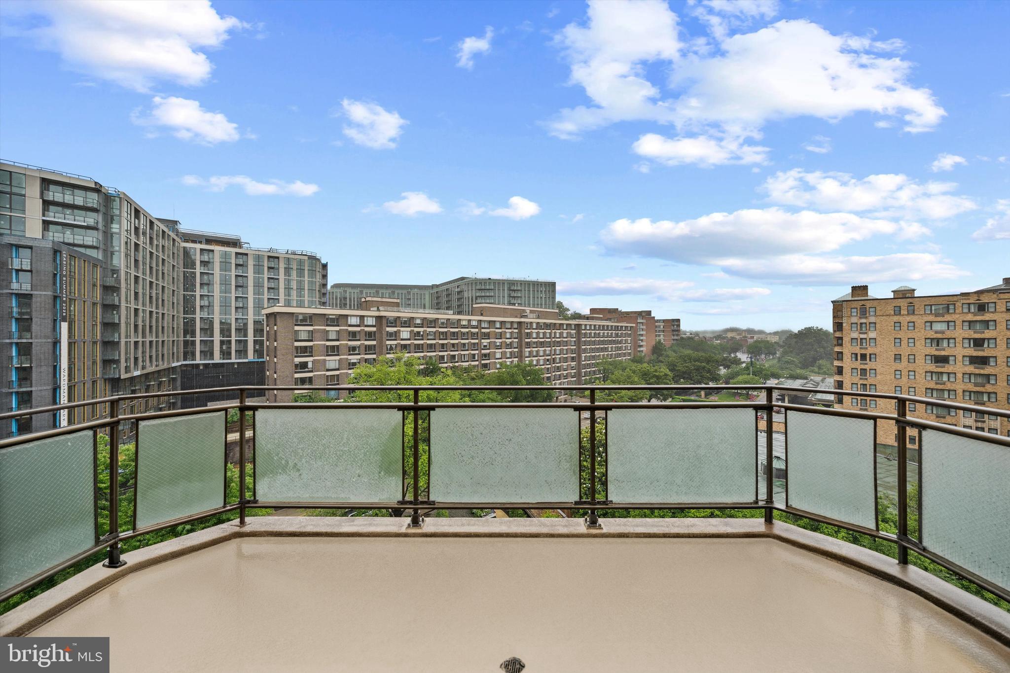 2700 CALVERT STREET NW 812/818