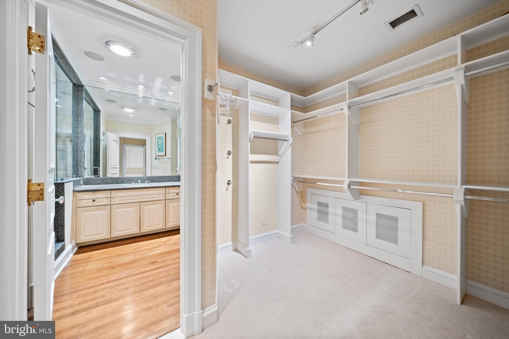 2700 CALVERT STREET NW 812/818