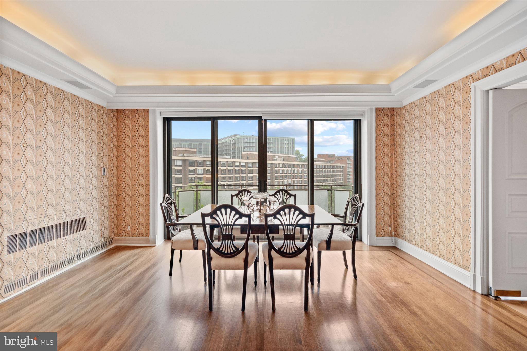 2700 CALVERT STREET NW 812/818