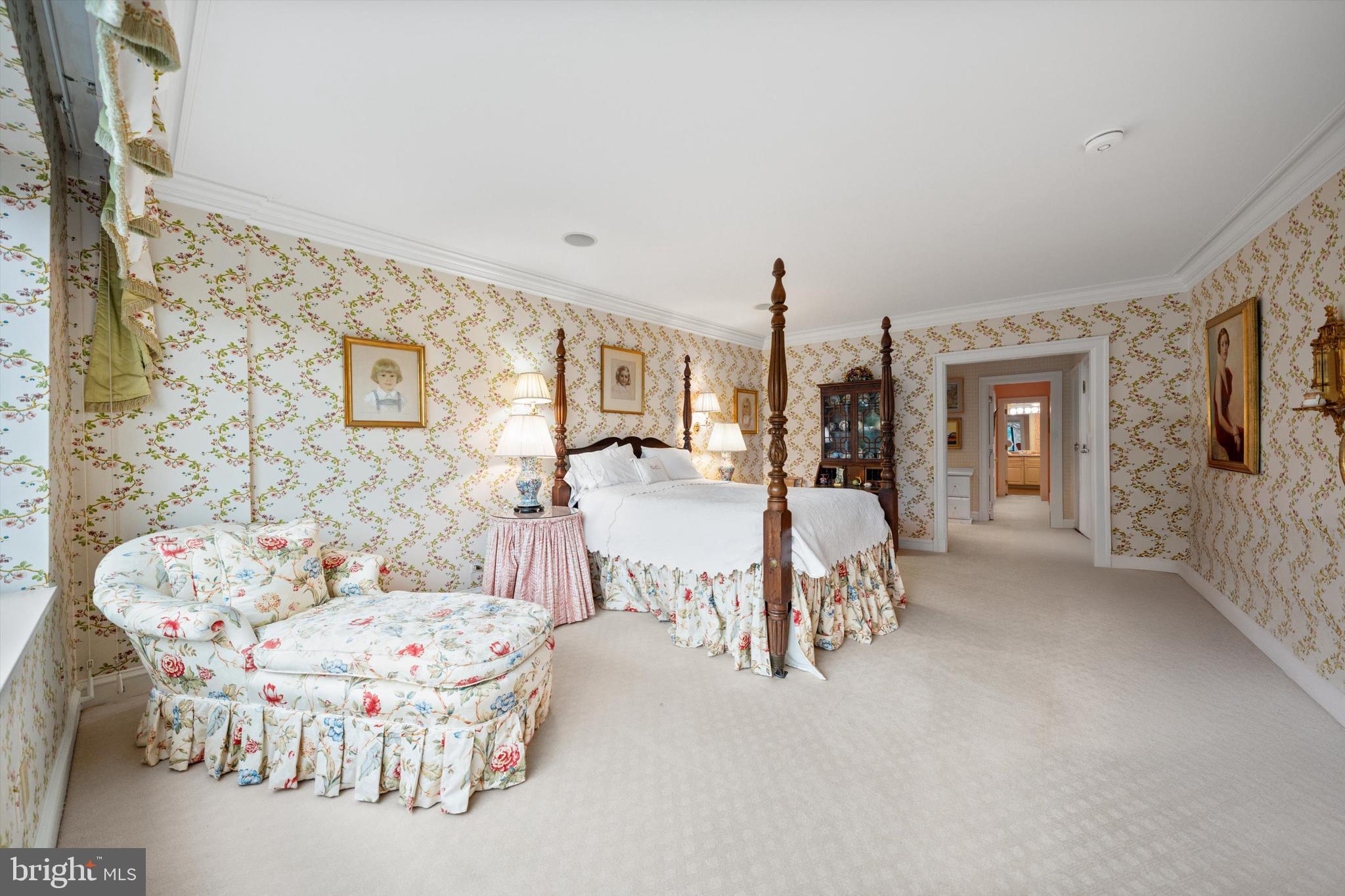 2700 CALVERT STREET NW 812/818