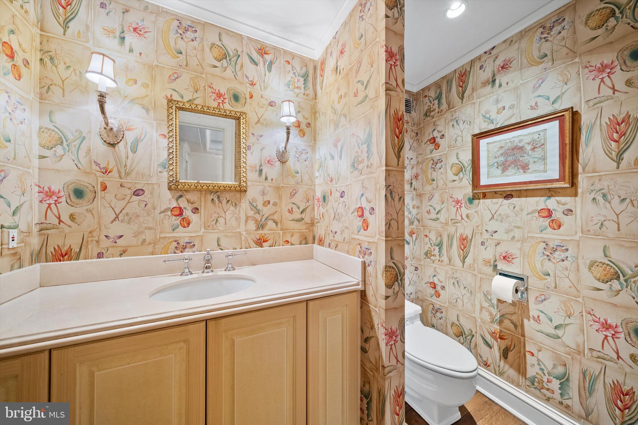 2700 CALVERT STREET NW 812/818