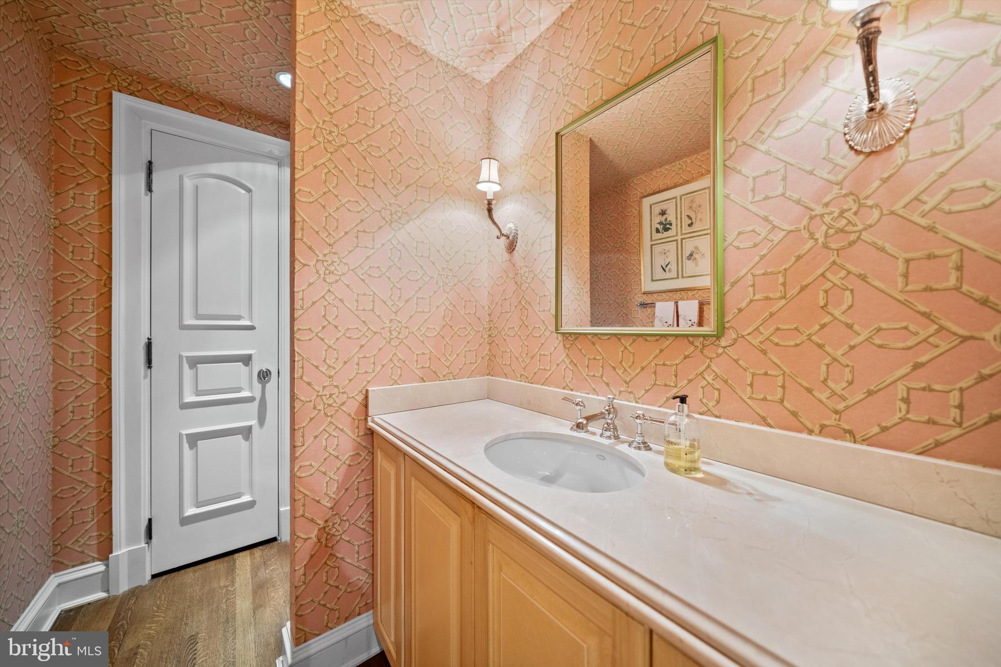 2700 CALVERT STREET NW 812/818