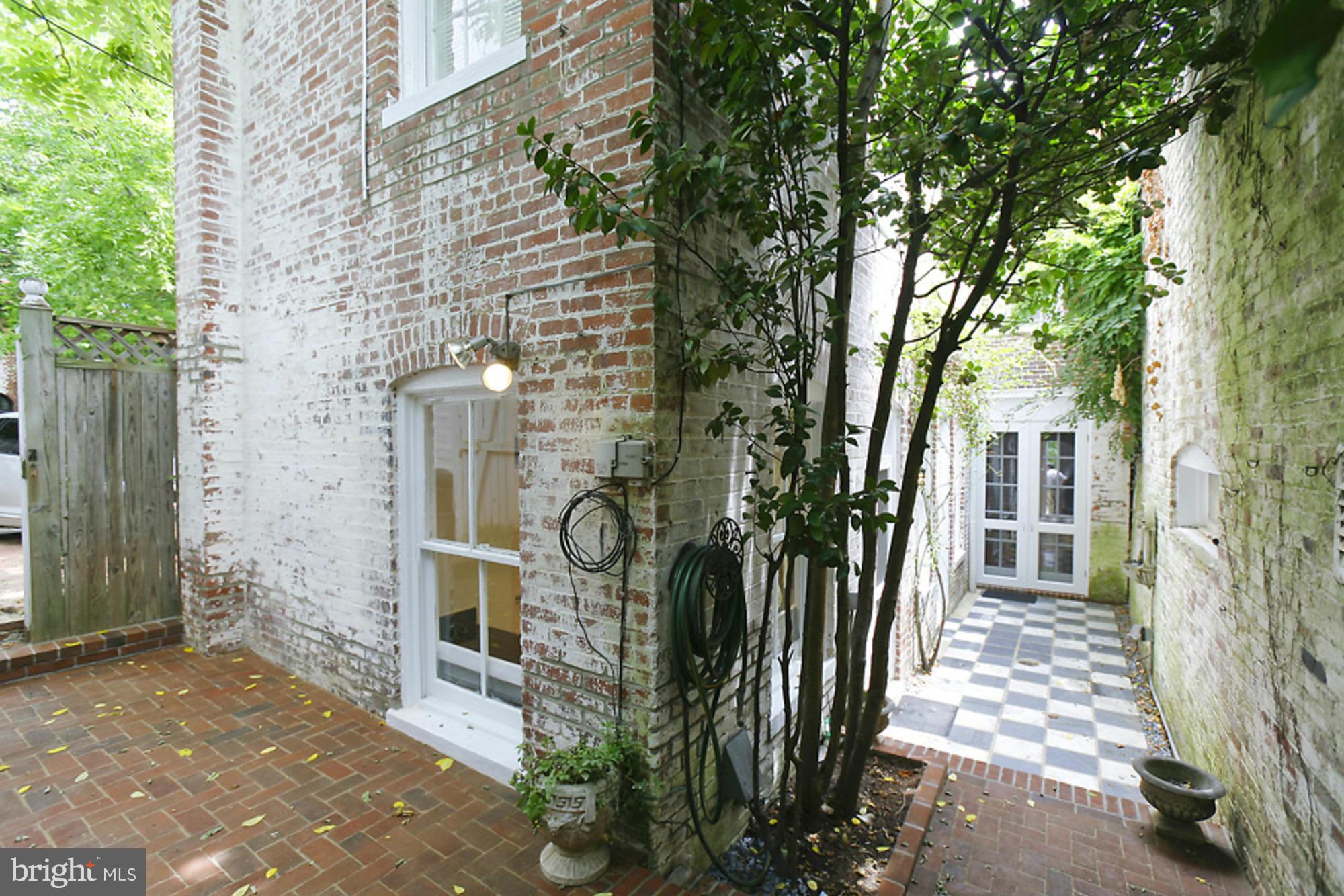 1530 33RD STREET NW