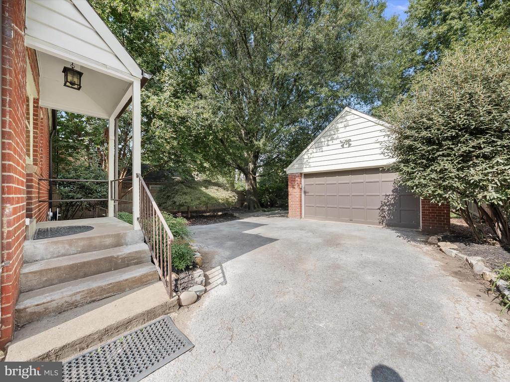 2833 NORTHAMPTON STREET NW