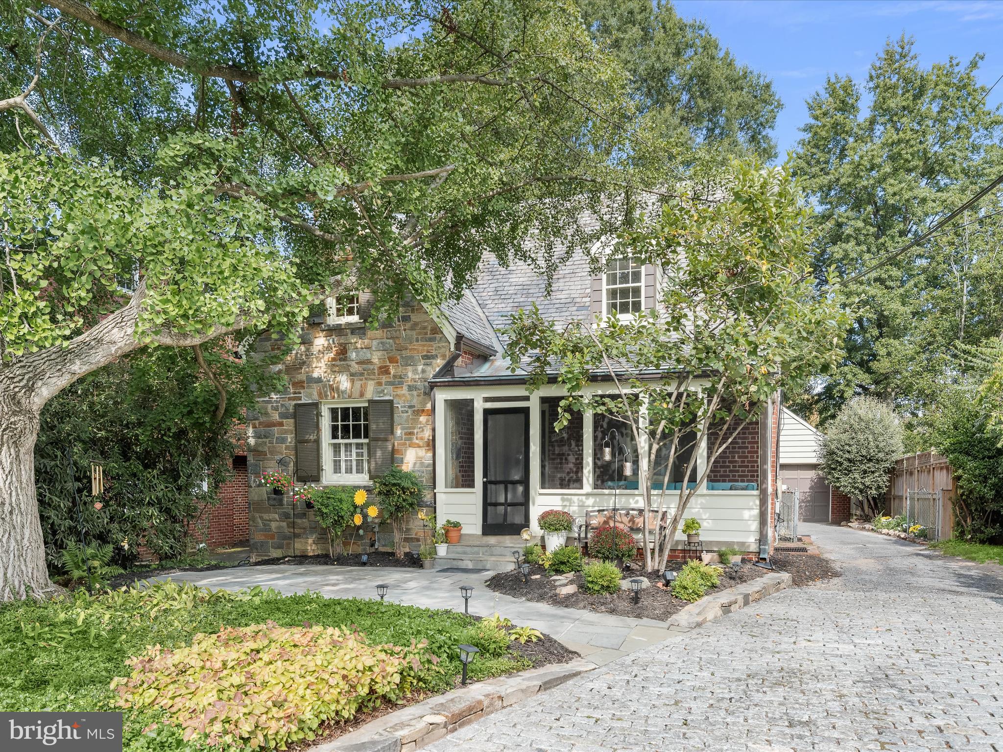 2833 NORTHAMPTON STREET NW