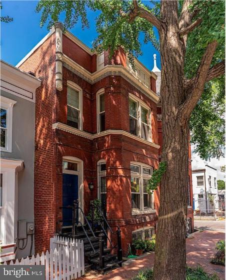 1415 SWANN STREET NW