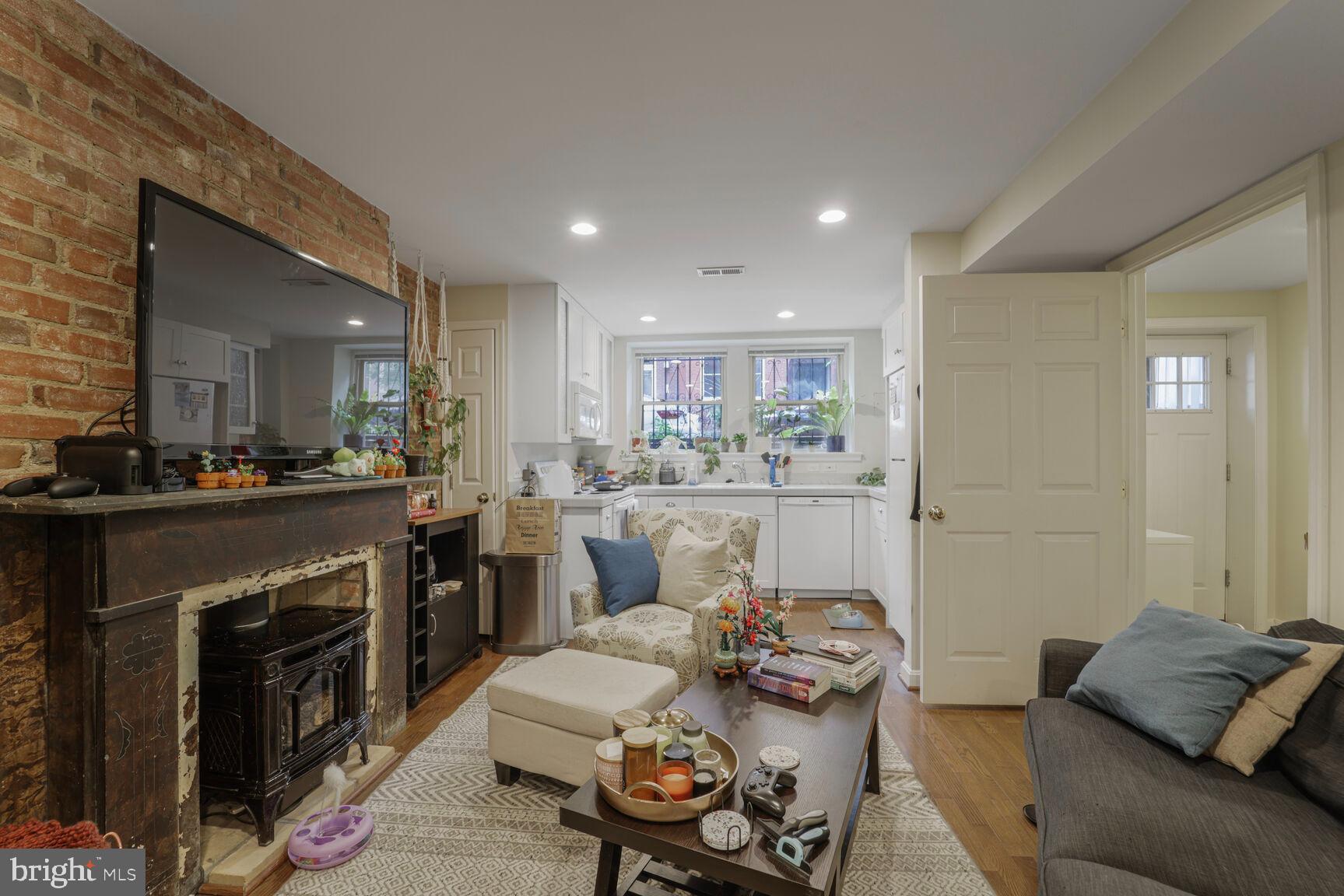 1415 SWANN STREET NW