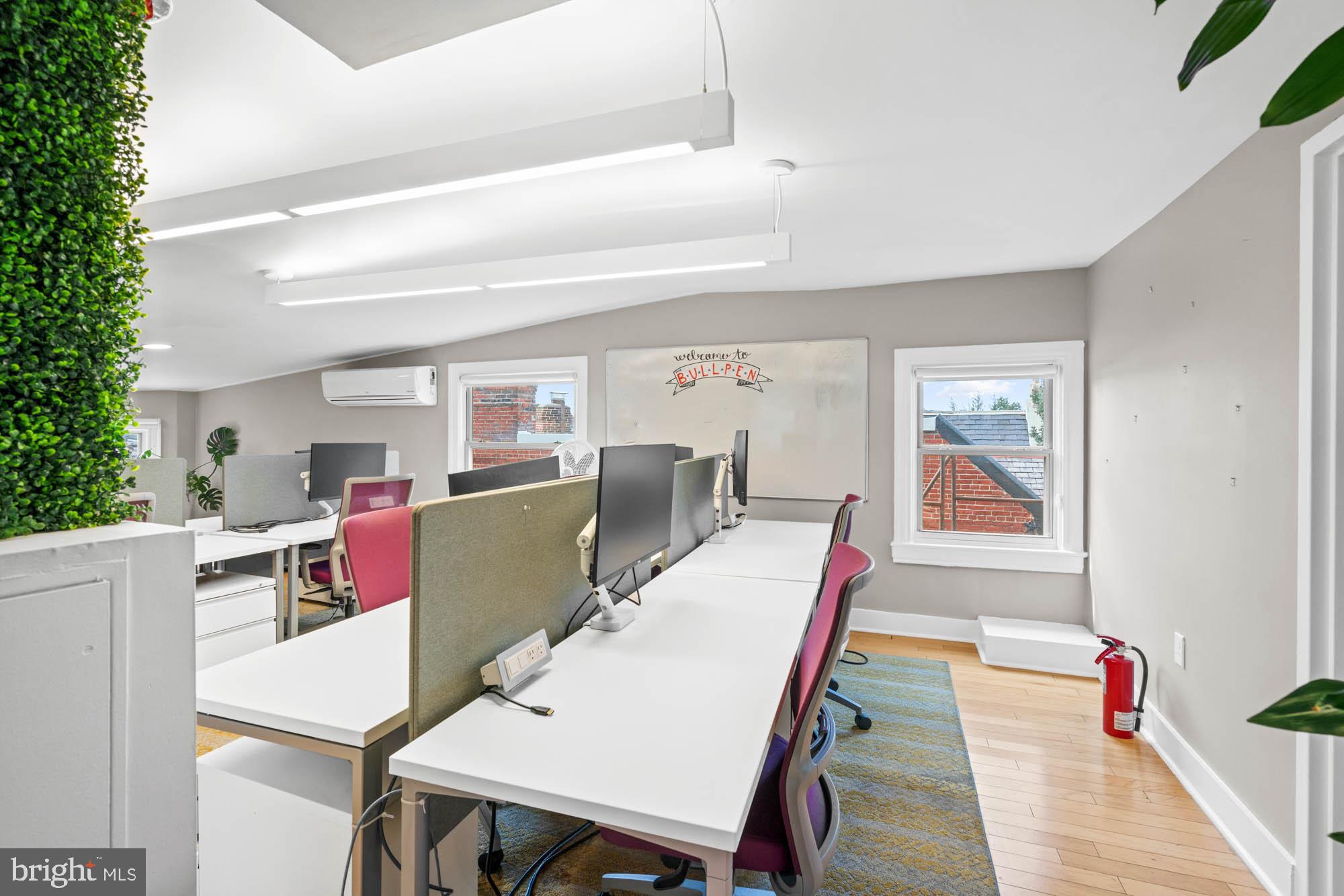 2008 HILLYER PLACE NW