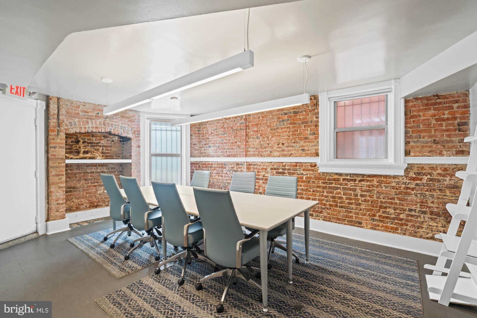 2008 HILLYER PLACE NW