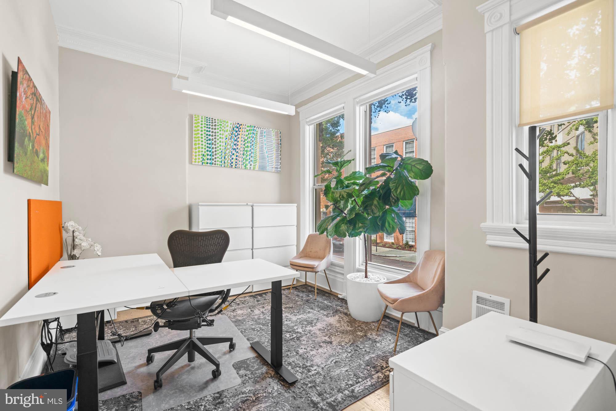 2008 HILLYER PLACE NW