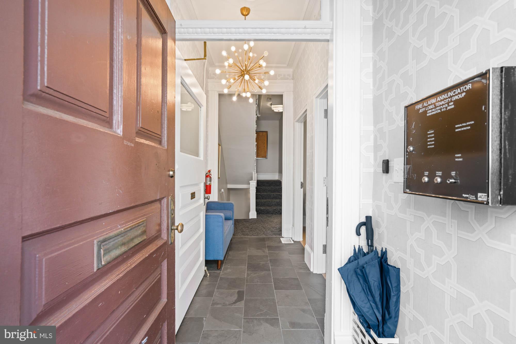 2008 HILLYER PLACE NW