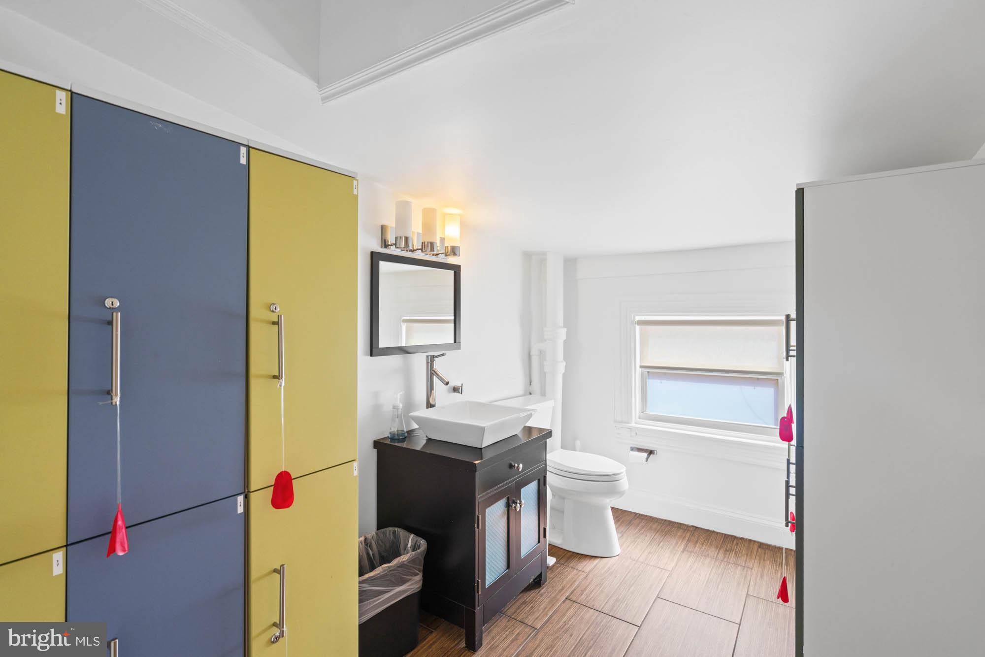 2008 HILLYER PLACE NW