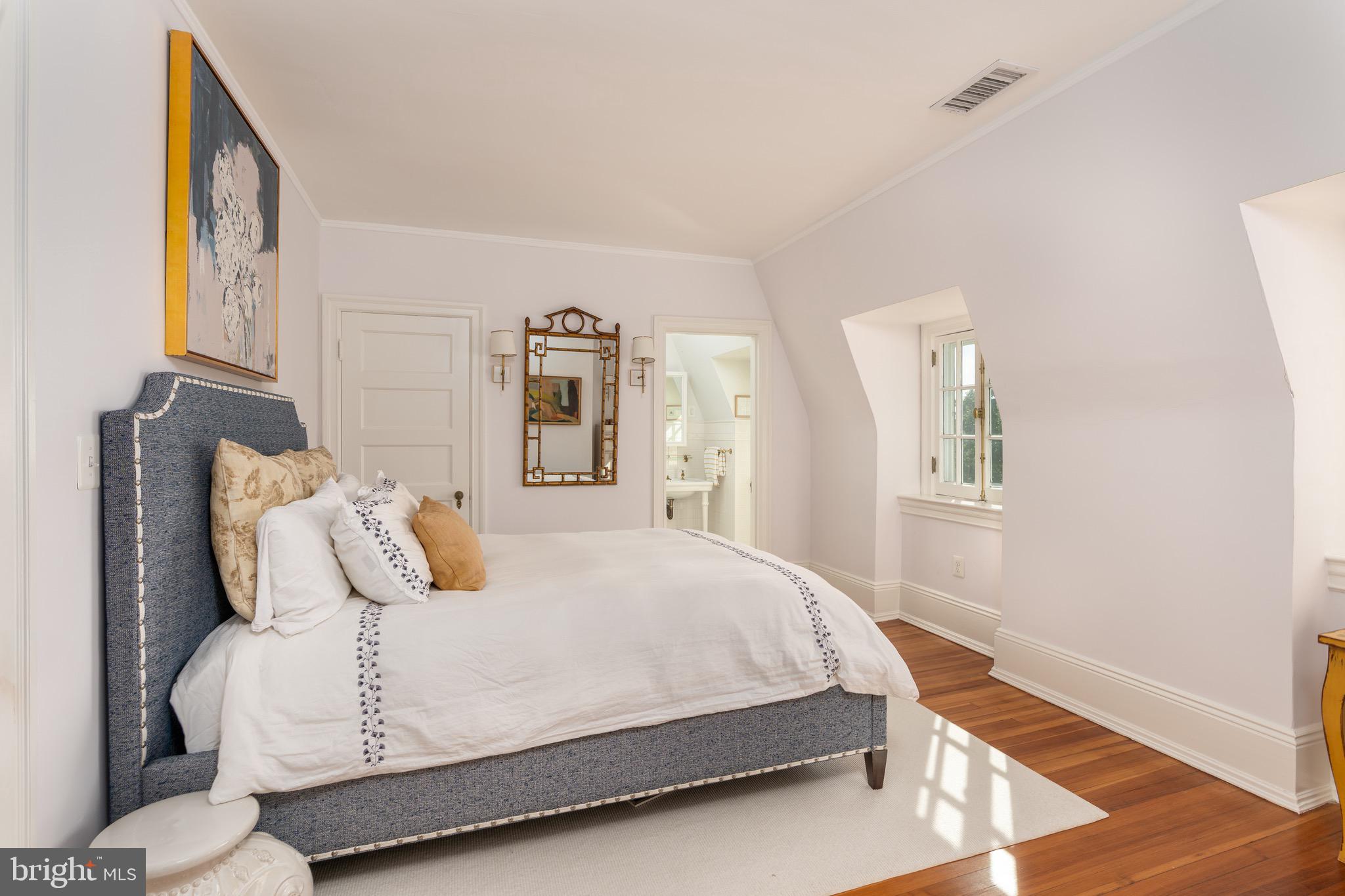 2131 BANCROFT PLACE NW