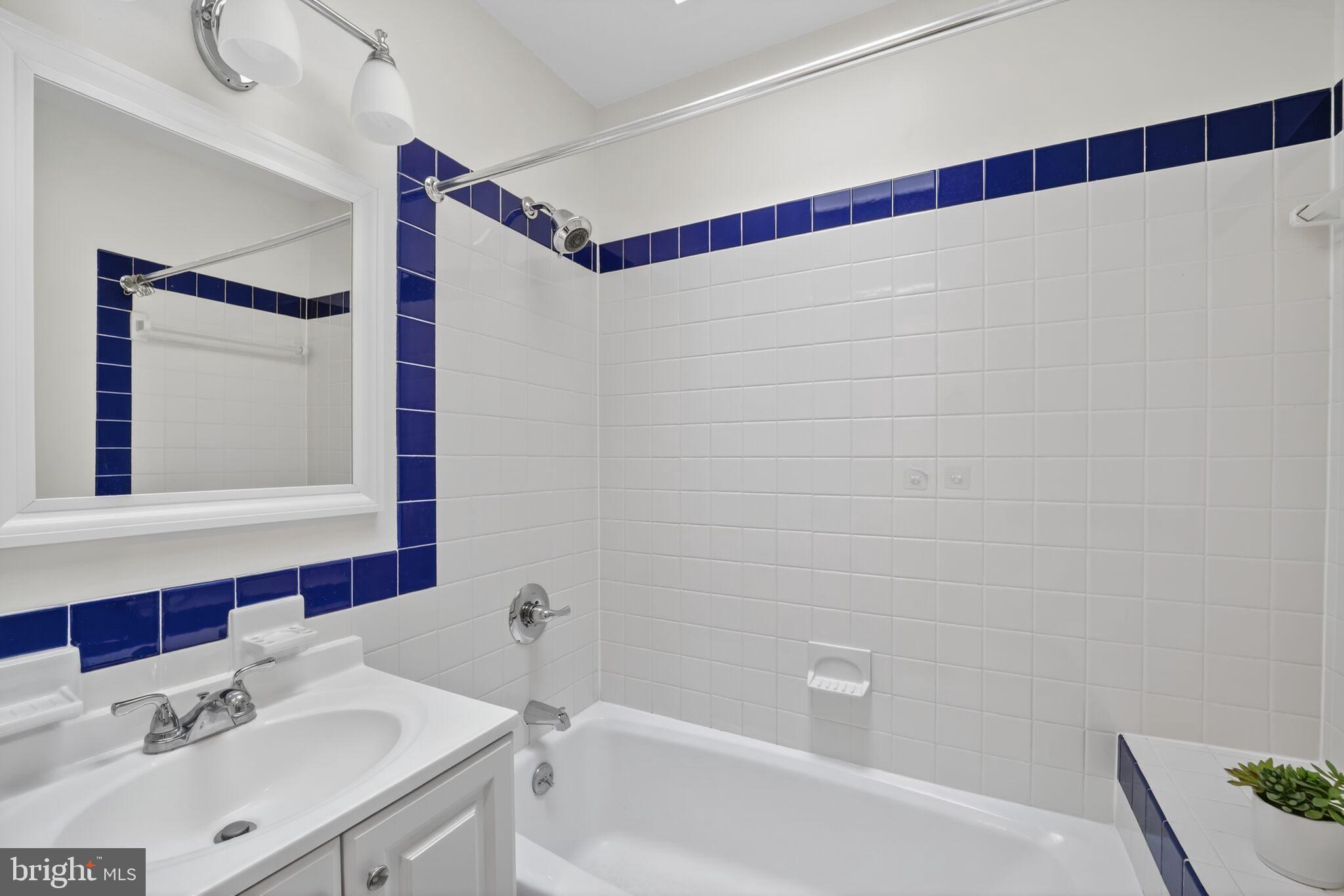 2933 NW ORDWAY STREET NW