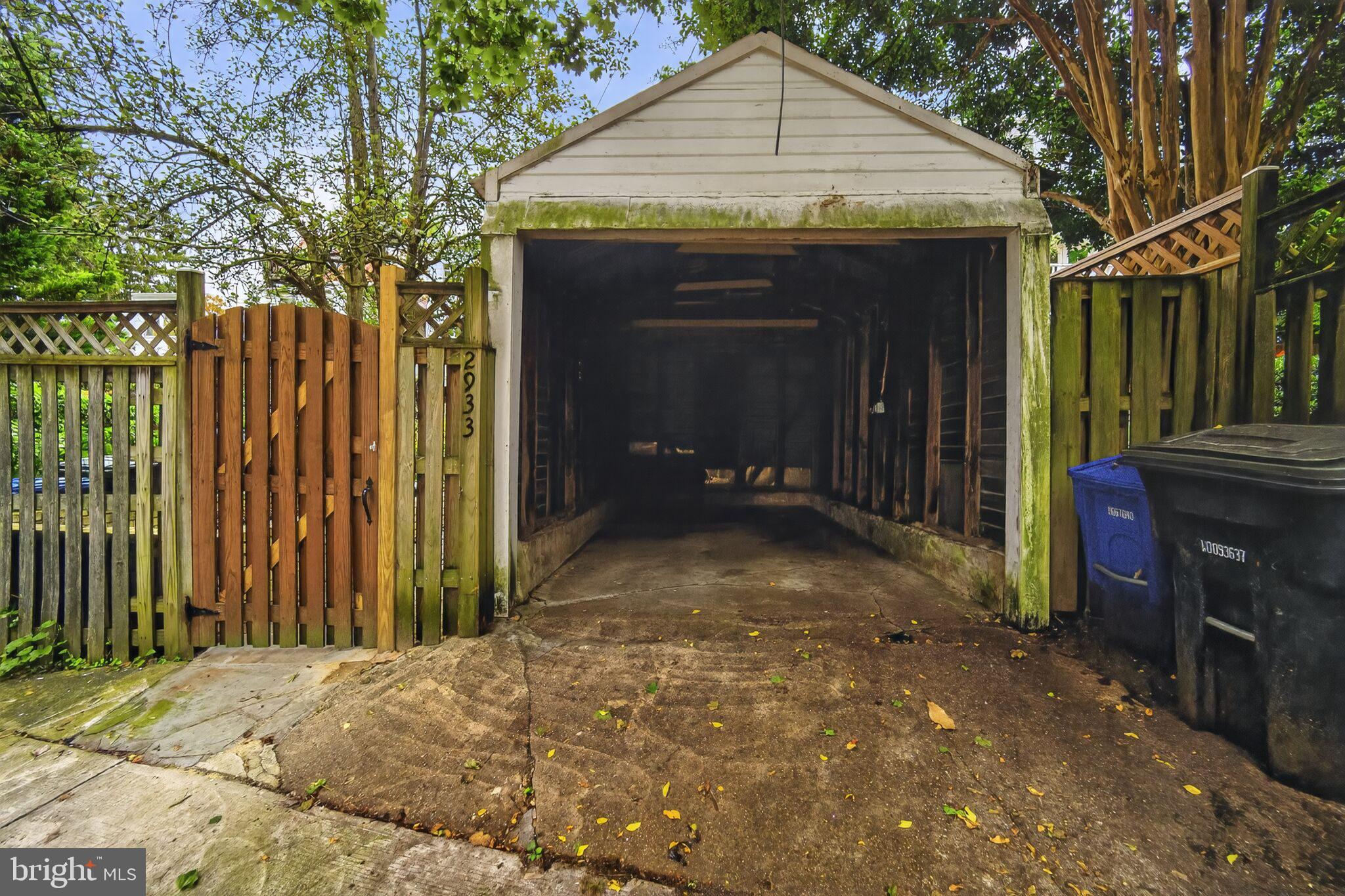 2933 NW ORDWAY STREET NW