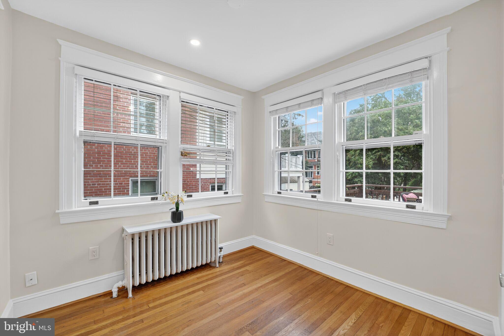 2933 NW ORDWAY STREET NW