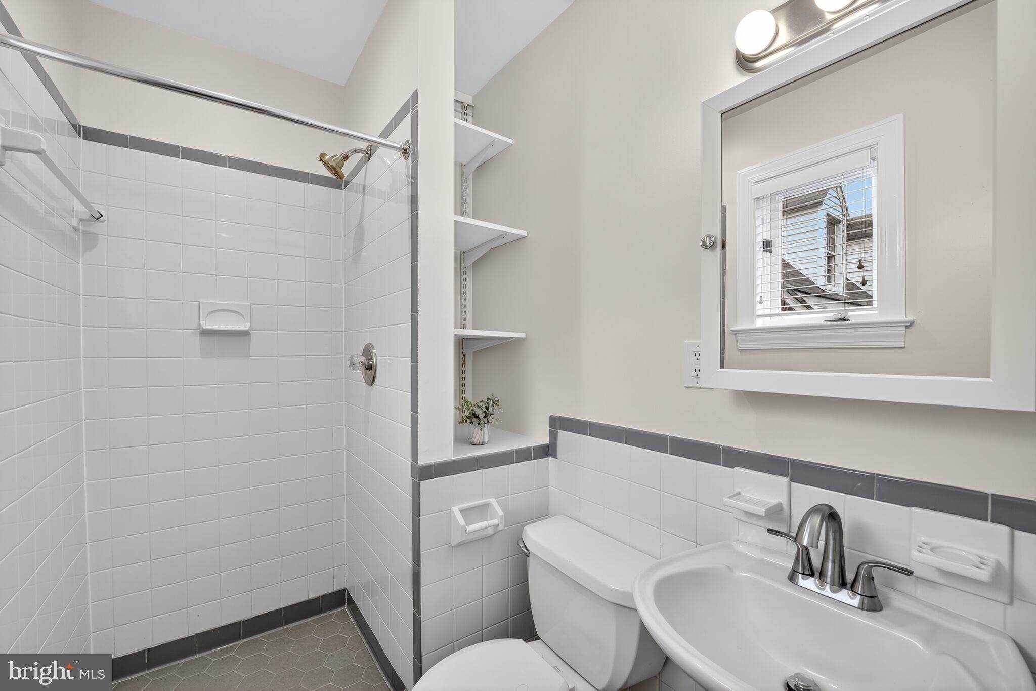 2933 NW ORDWAY STREET NW